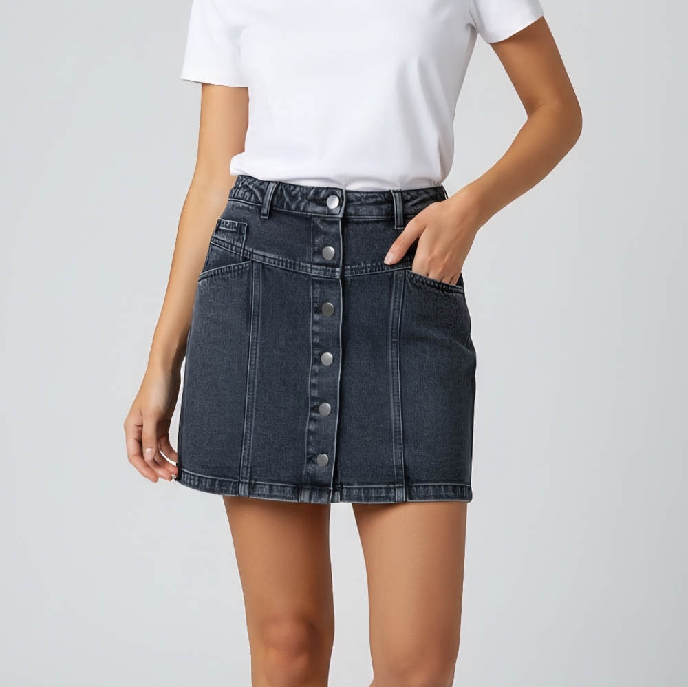 🍓NWT Denim Mini Skirt